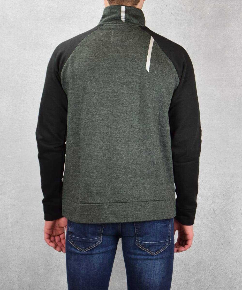 Opstaande-kraag-achterkant.jpg Terrax sweater met opstaande kraag
