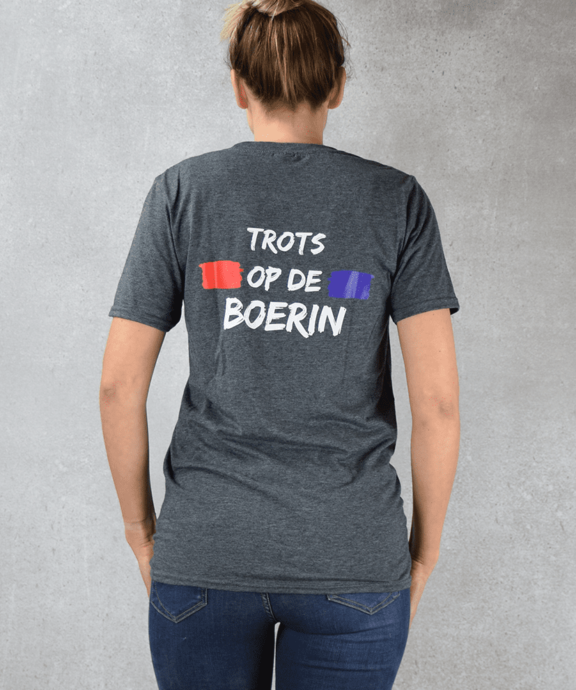 TODBin-gildan-grijs-achterkant-2.png Trots op de boerin T-Shirt | Grijs