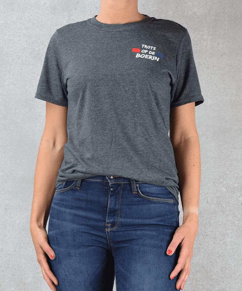 TODBin-gildan-grijs-voorkant-2-1.png Trots op de boerin T-Shirt | Grijs